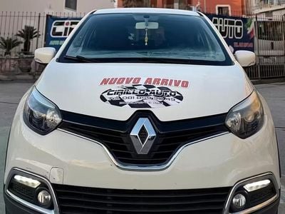 Usata Renault Captur 90 CV (66 kW) 2015 Beige SUV