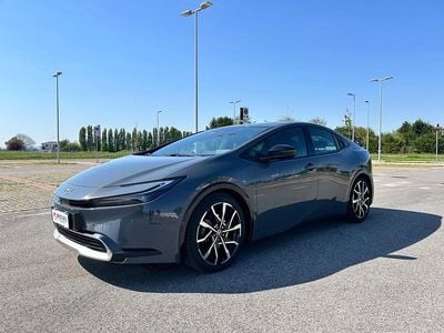 Usata Toyota Prius Lounge 150 CV (110 kW) 2023 Grigio Utilitaria