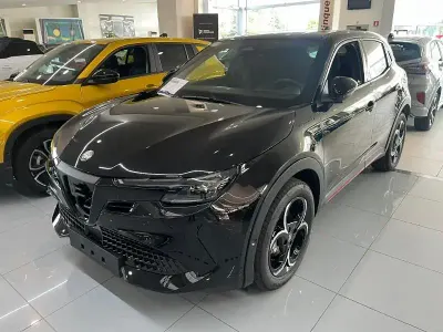 Nuova Alfa Romeo GT Junior Edizione Speciale 136 CV (100 kW) 2026 Nero SUV