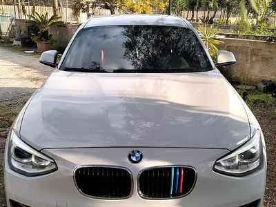 Begagnad BMW 118 Sport Line 2014 Vit Halvkombi