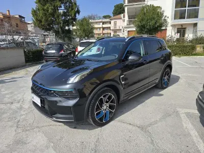 Usata Lynk & Co 01
