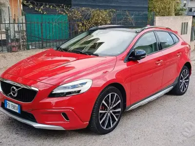 Usata Volvo V40 CC 190 CV (139 kW) 2016 Rosso Station wagon