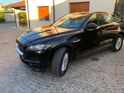 Usata Jaguar F-Pace Portfolio 179 CV (131 kW) 2018 Nero SUV