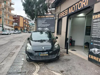 Usata Renault Scénic III 110 CV (80 kW) 2010 Nero Monovolume