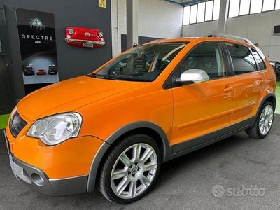 Usata VW Polo Cross 69 CV (50 kW) 2006 Arancione Utilitaria