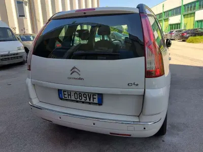 Usata Citroën Grand C4 Picasso Attraction 111 CV (81 kW) 2011 Bianco Monovolume