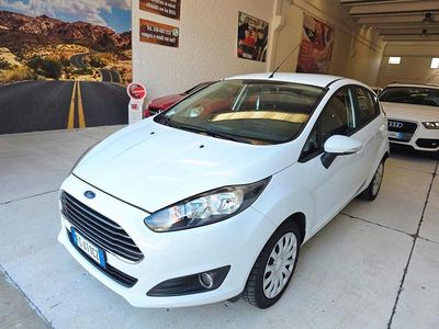 Usata Ford Fiesta Business Edition 95 CV (69 kW) 2015 Bianco Berlina