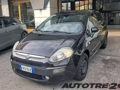 Usata Fiat Grande Punto Dynamic 77 CV (56 kW) 2011 Blu Utilitaria