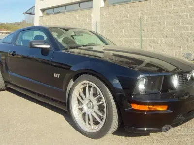 Usata Ford Mustang GT 145 CV (106 kW) 2007 Nero Berlina