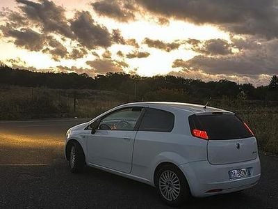 Usata Fiat Grande Punto 90 CV (66 kW) 2009 Bianco Utilitaria