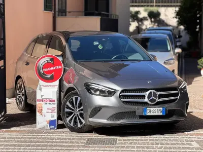 Usata Mercedes B180 116 CV (85 kW) 2021 Grigio Utilitaria