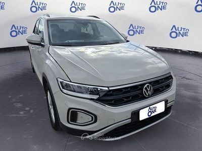 Usata VW T-Roc Life 110 CV (80 kW) 2022 Blu/azzurro SUV