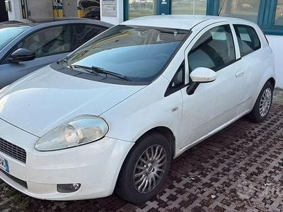 Usata Fiat Grande Punto S 75 CV (55 kW) 2011 Bianco Utilitaria