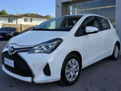 Brugt Toyota Yaris Hybrid Active 73 HK (53 kW) 2017 Hvid Sedan