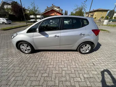Usata Hyundai ix20 90 CV (66 kW) 2013 Argento Utilitaria