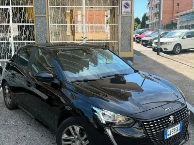 Usata Peugeot 208 Active 101 CV (74 kW) 2020 Nero Utilitaria