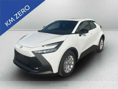 Nuova Toyota C-HR Active 140 CV (102 kW) 2026 Super white SUV