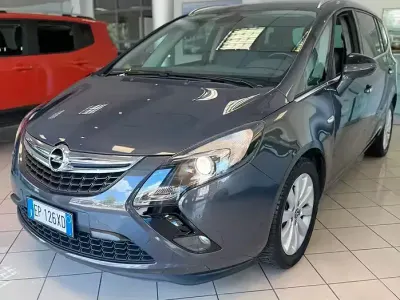 Usata Opel Zafira Tourer Cosmo 136 CV (100 kW) 2013 Grigio Monovolume