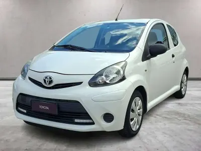 Usata Toyota Aygo Connect Style 68 CV (50 kW) 2014 Bianco Utilitaria