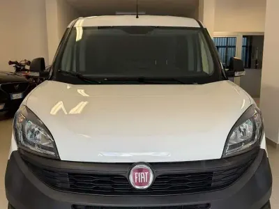 Usata Fiat Doblò Lounge 95 CV (69 kW) 2022 Other Monovolume