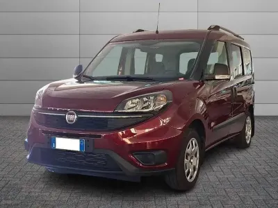 Usata Fiat Doblò Easy 120 CV (88 kW) 2019 Rosso Monovolume