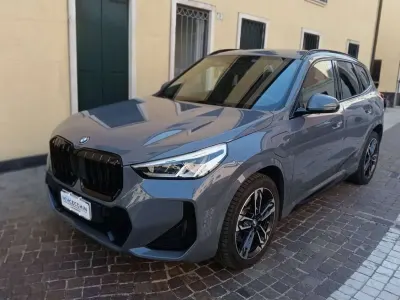 Usata BMW X1 M Sport 136 CV (100 kW) 2023 Grigio storm bay metallizzato SUV