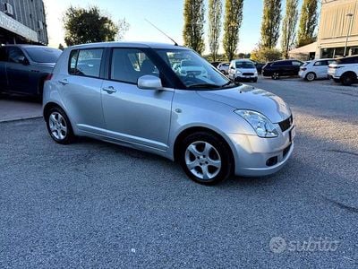 Usata Suzuki Swift GLX 69 CV (50 kW) 2006 Argento Utilitaria
