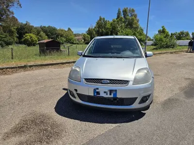 Occasion Ford Fiesta Titanium 68 PK (50 kW) 2007 Grijs Hatchback