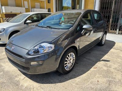 Usata Fiat Punto Young 69 CV (50 kW) 2017 Grigio Utilitaria