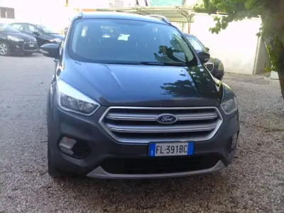 Usata Ford Kuga Titanium 120 CV (88 kW) 2018 Argento SUV