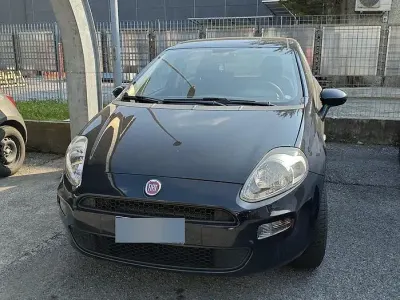 Usata Fiat Punto Street 77 CV (56 kW) 2016 Blu Utilitaria