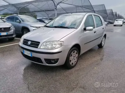 Usata Fiat Punto Active 60 CV (44 kW) 2003 Grigio Utilitaria