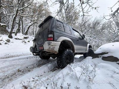 Usata Mitsubishi Pajero 100 CV (73 kW) 1994 Verde SUV