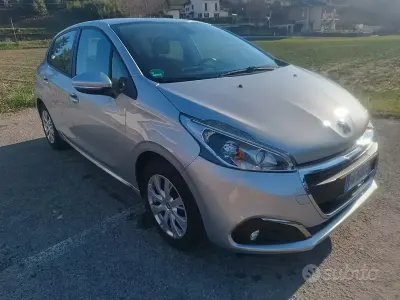 Begagnad Peugeot 208 82 HK (60 kW) 2017 Grå Halvkombi