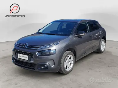 Begagnad Citroën C4 Feel 110 HK (80 kW) 2018 Grå Sedan