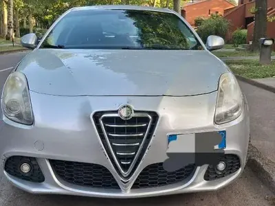 Usata Alfa Romeo Giulietta 82 CV (60 kW) 2012 Grigio Utilitaria