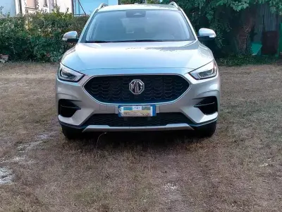 Usata MG ZS 106 CV (77 kW) 2025 Grigio SUV