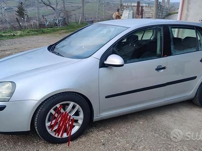 Usata VW Golf IV Trendline 105 CV (77 kW) 2005 Grigio Berlina