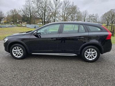 Nero Usata 2017 Volvo V60 CC Kinetic Station wagon | 10.250 €