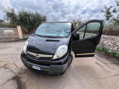Usata Opel Vivaro 2011 Nero Monovolume