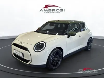 Nuova Mini Cooper 160 kW (218 CV) 2026 Bianco Utilitaria