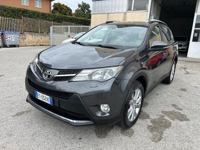 Usata Toyota RAV4 Lounge 124 CV (91 kW) 2014 Grigio SUV