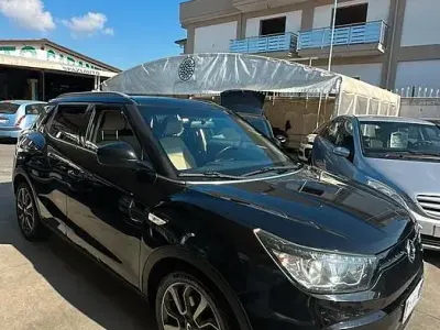 Usata SsangYong Tivoli 115 CV (84 kW) 2015 Nero SUV