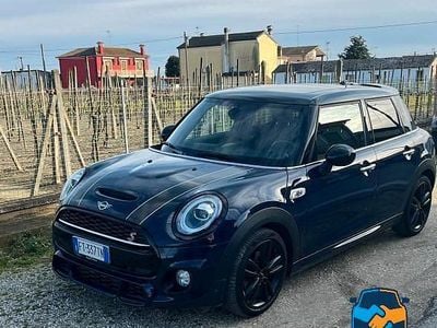 Begagnad Mini Cooper SD Business 170 HK (125 kW) 2019 Blå Halvkombi