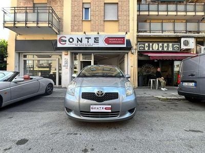 Usata Toyota Yaris Sol 90 CV (66 kW) 2006 Grigio Utilitaria