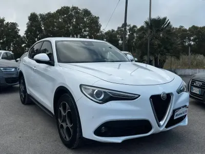 Second-hand Alfa Romeo Stelvio Business 150 CP (110 kW) 2017 Alb SUV