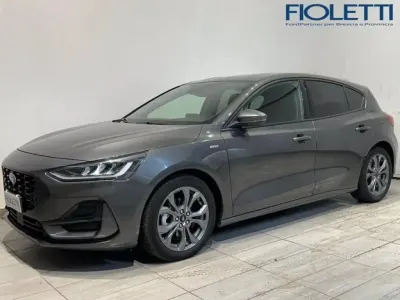 Usata Ford Focus ST-Line 125 CV (91 kW) 2023 Magnetic grey (metallizzato) Berlina