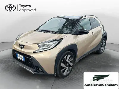 Usata Toyota Aygo X Lounge 72 CV (52 kW) 2022 Beige SUV