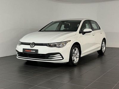 Usata VW Golf VIII Life 131 CV (96 kW) 2021 Bianco Utilitaria