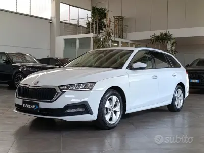 Usado Skoda Octavia G-TEC Executive 131 CV (96 kW) 2021 Blanco Familiar